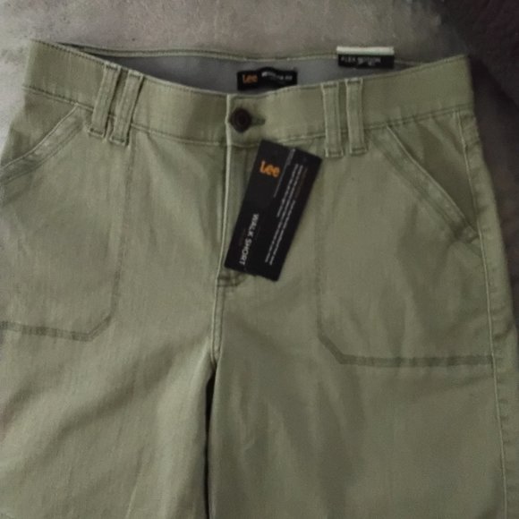 NWT LEE WALKING SHORTS - Picture 2 of 8